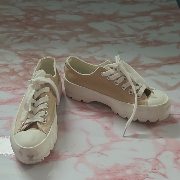 Sincerly Jules Shoes - Sincerely Jules Vasco Tan Canvas Platform Sneakers Sz 6.5M